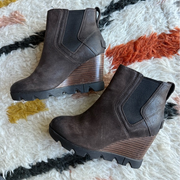 Brown Ankle Boots - Picture 1 of 3
